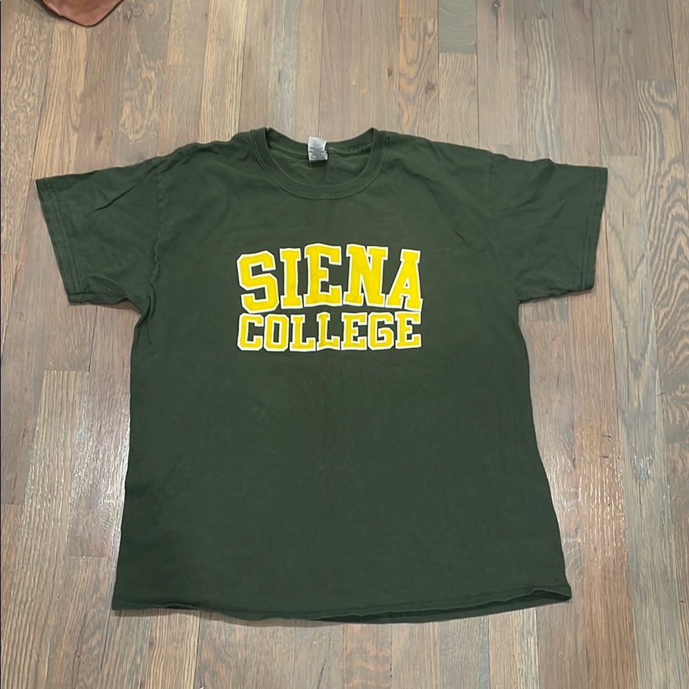Gildan Green and Yellow Short Sleeve Tee